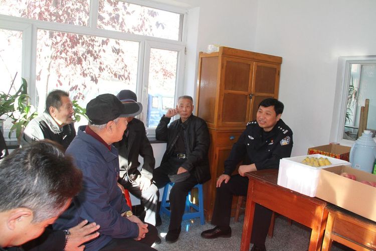 5bc696623fc44.jpg c82e3f914d000001e017ff0c29061560.jpg