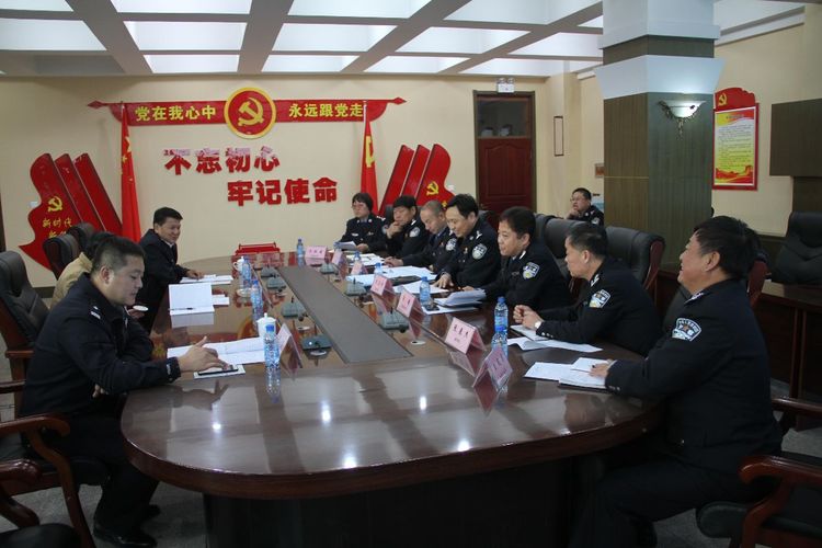 5becb4bdb39f9.jpg c837ad7b43100001c3a3133ea2704740.jpg