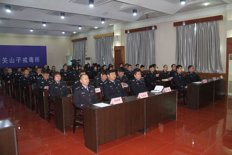 5becb671ddbc6.jpg c8379aa6e92000017bf435a01d4f1984.jpg